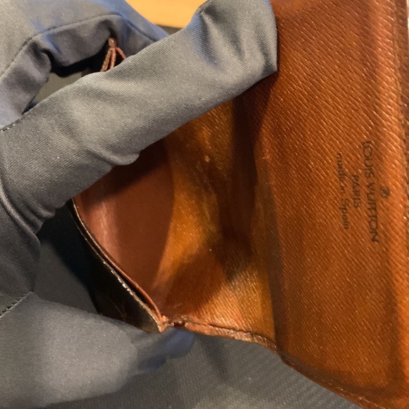 Louis Vuitton Bi Fold Card Holder - Picture 4 of 8